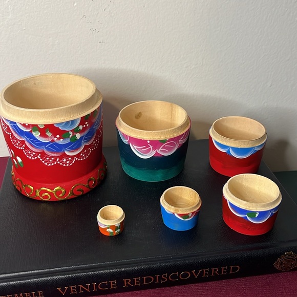 Matryoshka Handmade Wooden Traditional Russian 7 Piece Nesting Stacking Dolls - Picture 12 of 14